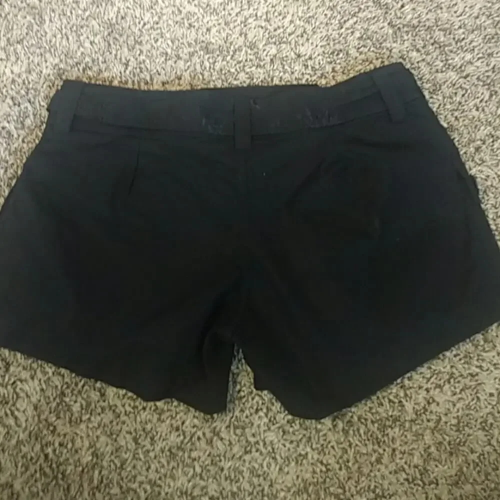 Santiki Black Cargo Shorty Shorts sz S